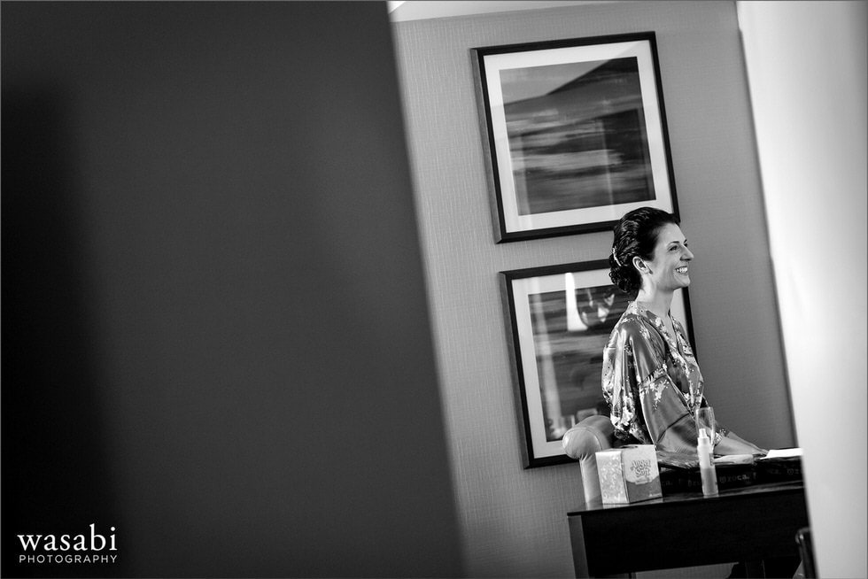 Bride gets ready at Westin River North Chicago