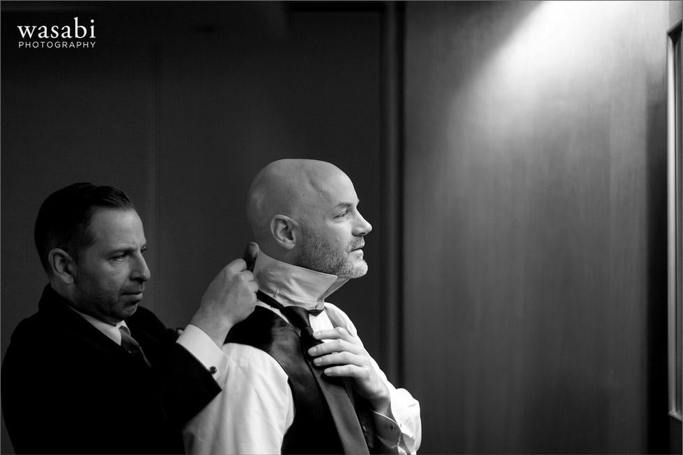 groom gets ready at Westin River North Chicago