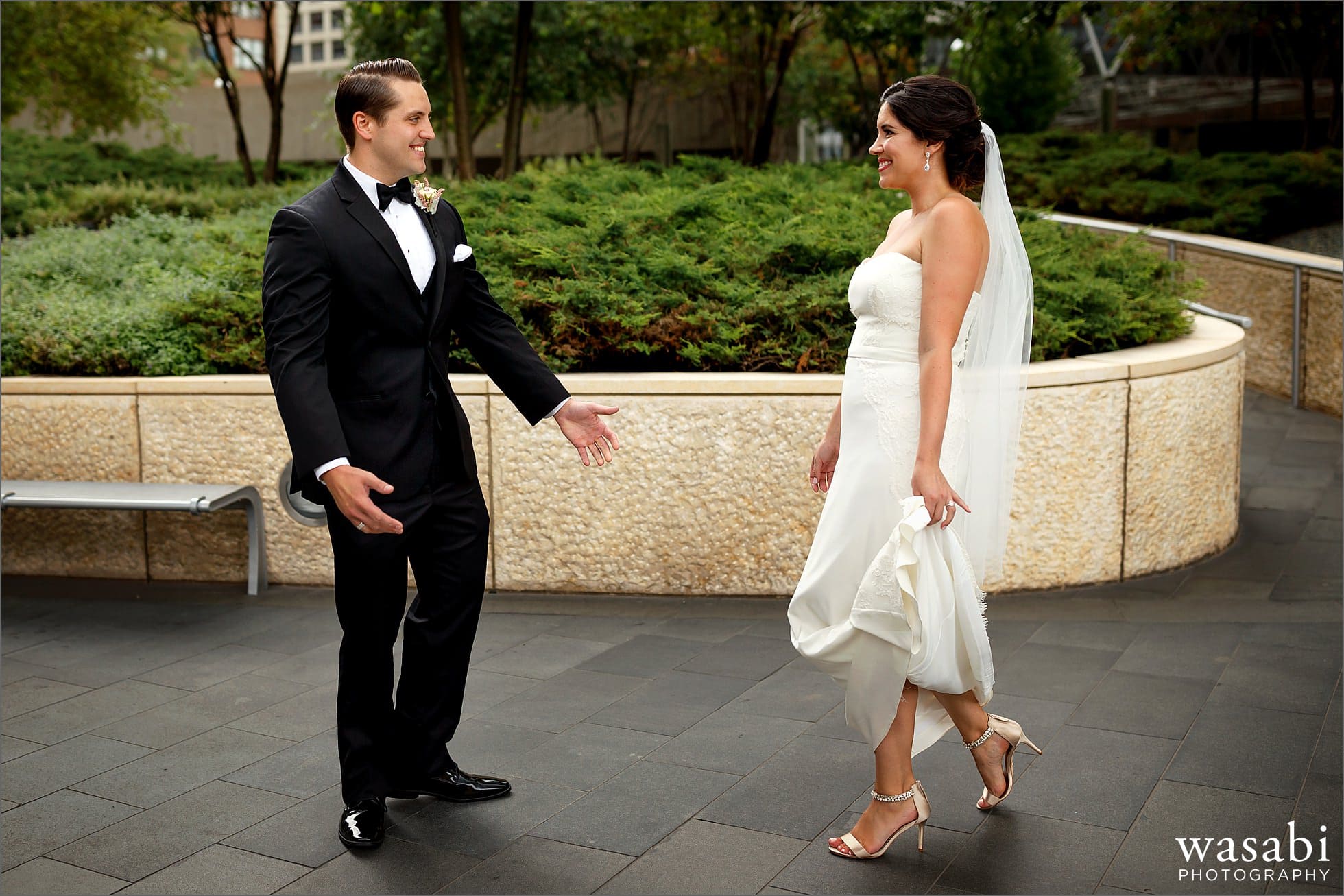 first look michigan ave chicago wedding