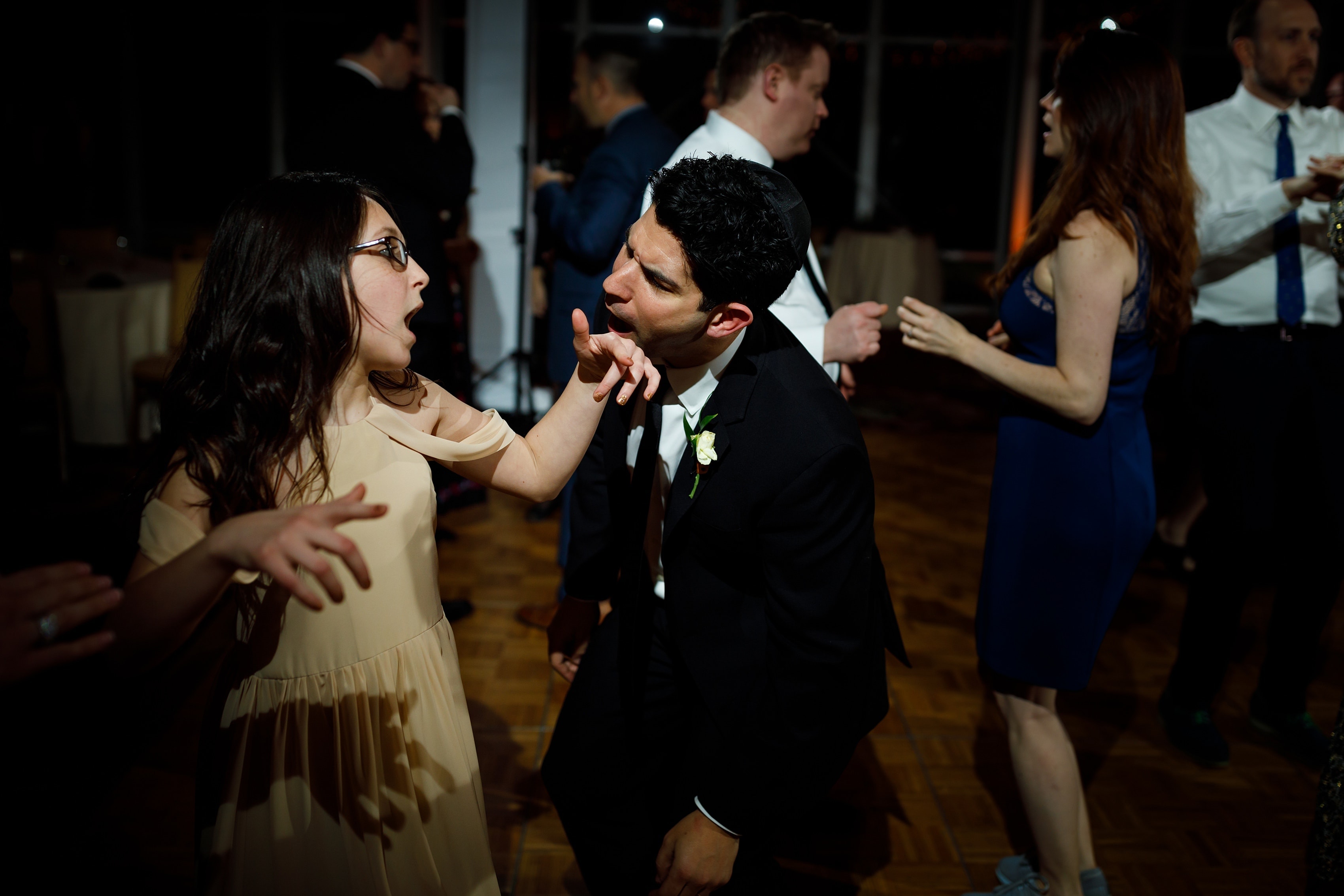 wedding guests dance during Lincolnshire Marriott Resort wedding reception